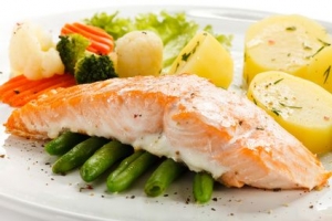 Grilled salmon and vegetables