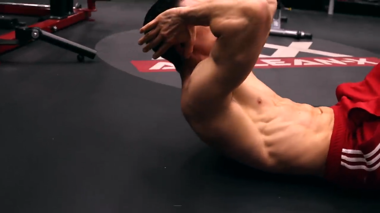 get shoulder blades off the ground in crunches