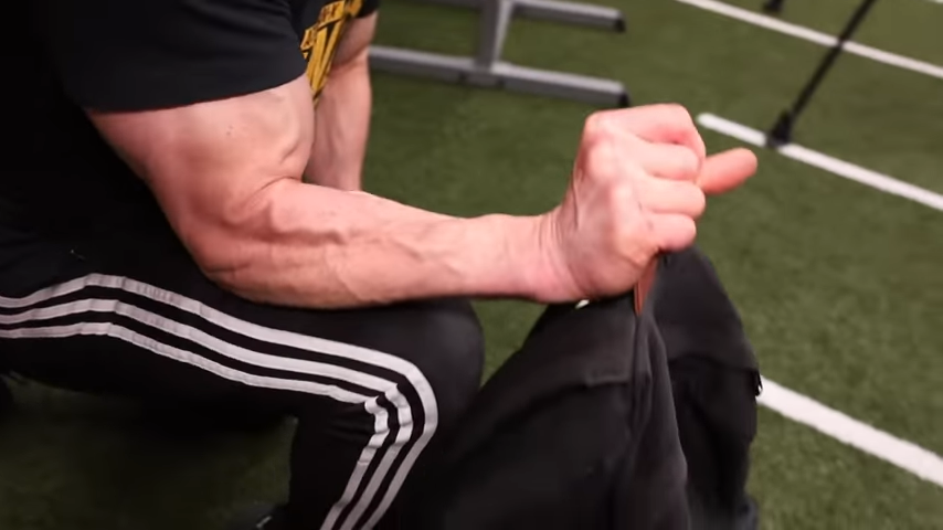 backpack extensor wrist curls